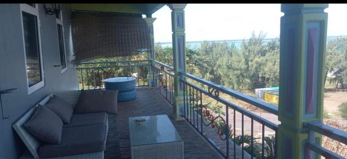 Port South East Tilapasse Resto & Guest House מראה חיצוני תמונה