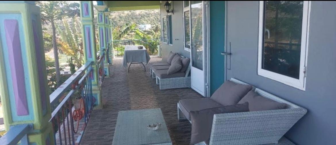 Port South East Tilapasse Resto & Guest House מראה חיצוני תמונה