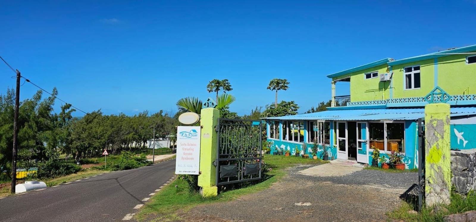 Port South East Tilapasse Resto & Guest House מראה חיצוני תמונה